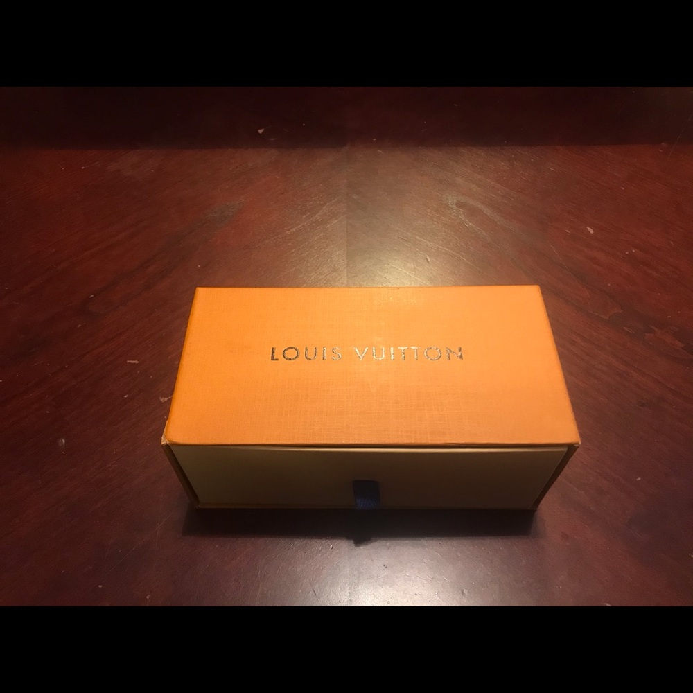 Louis Vuitton Eyeglasses - Picture 8 of 8